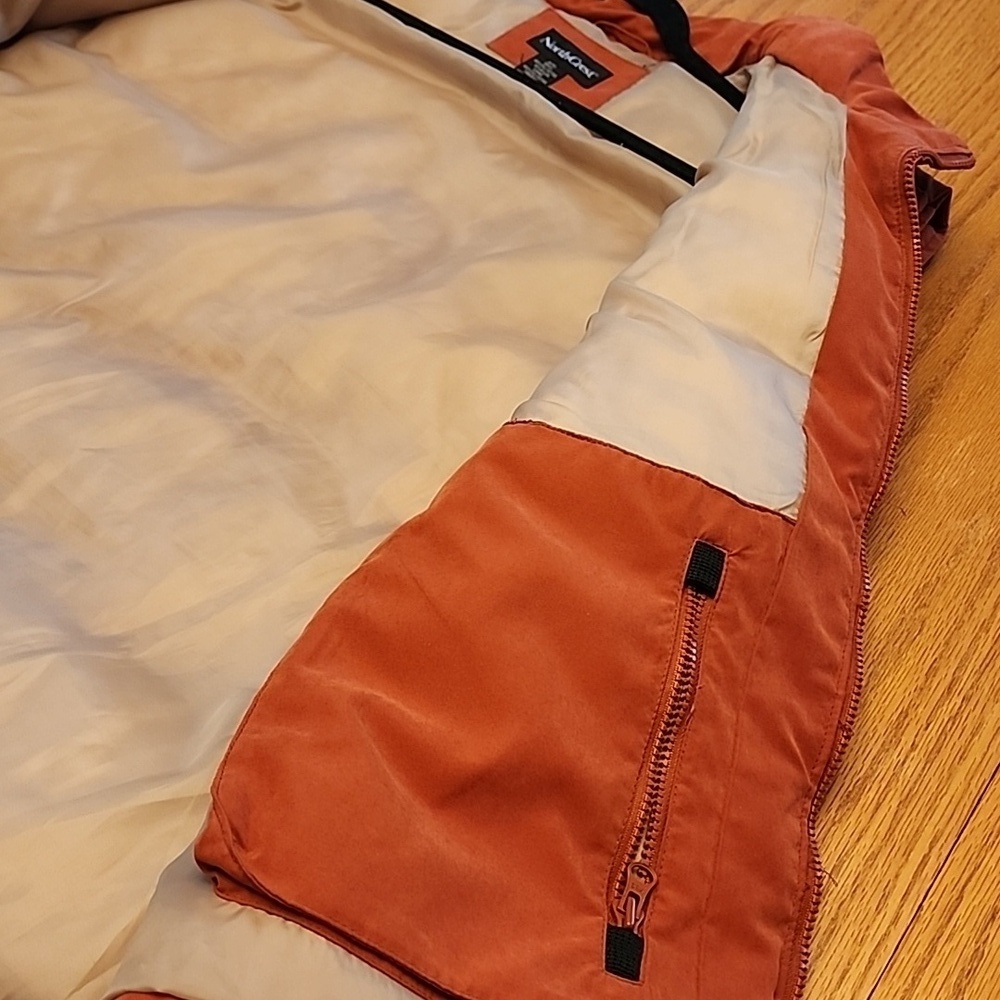 Northcrest Men's Rust Quilted Vest - Picture 7 of 11